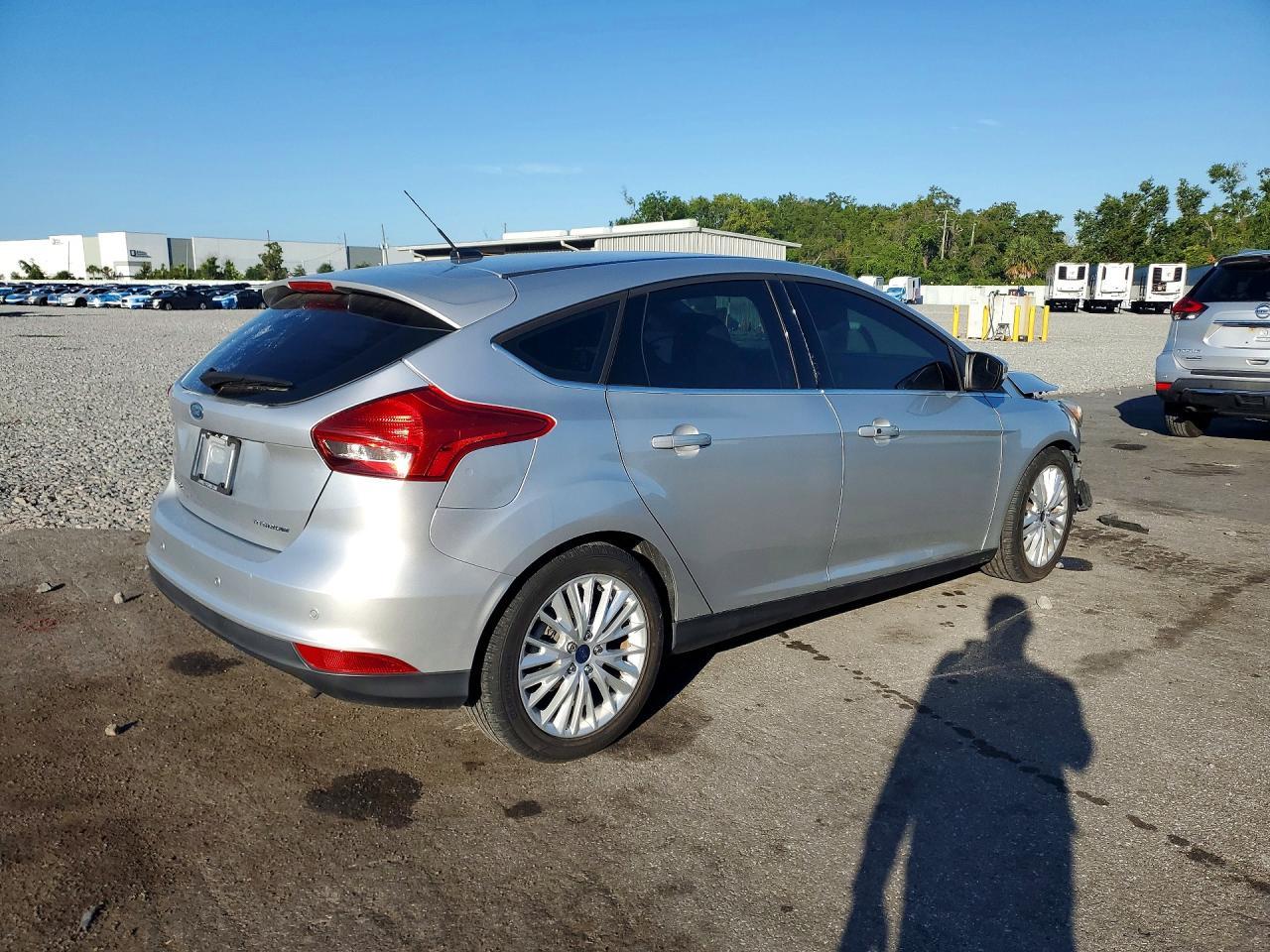 2017 Ford Focus Titanium - Image 3