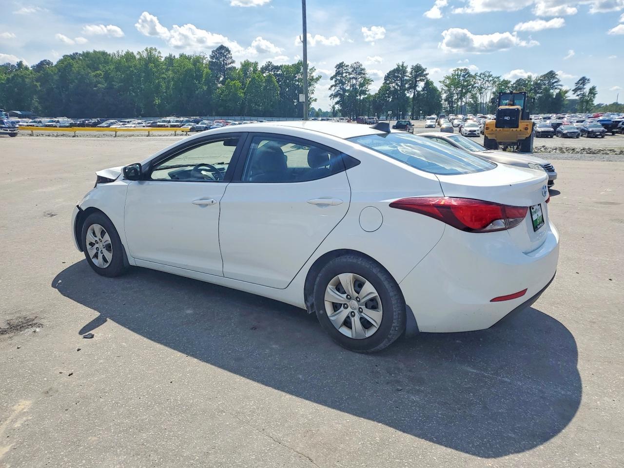 2016 Hyundai Elantra Se - Фото 2