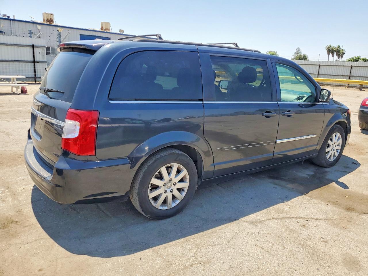 2014 Chrysler Town And Country Touring - Фото 3