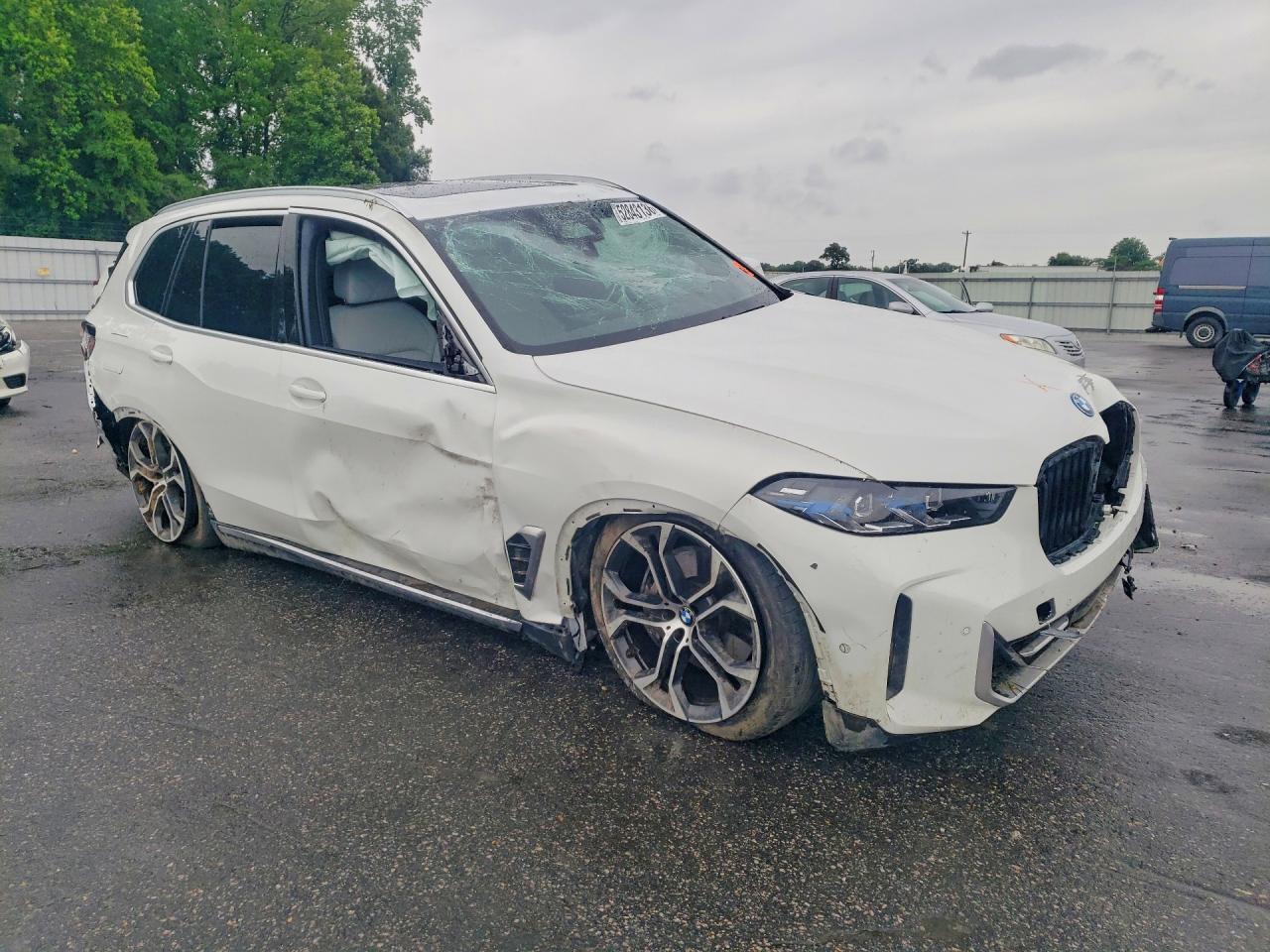2025 BMW X5 xDrive50E - Image 4