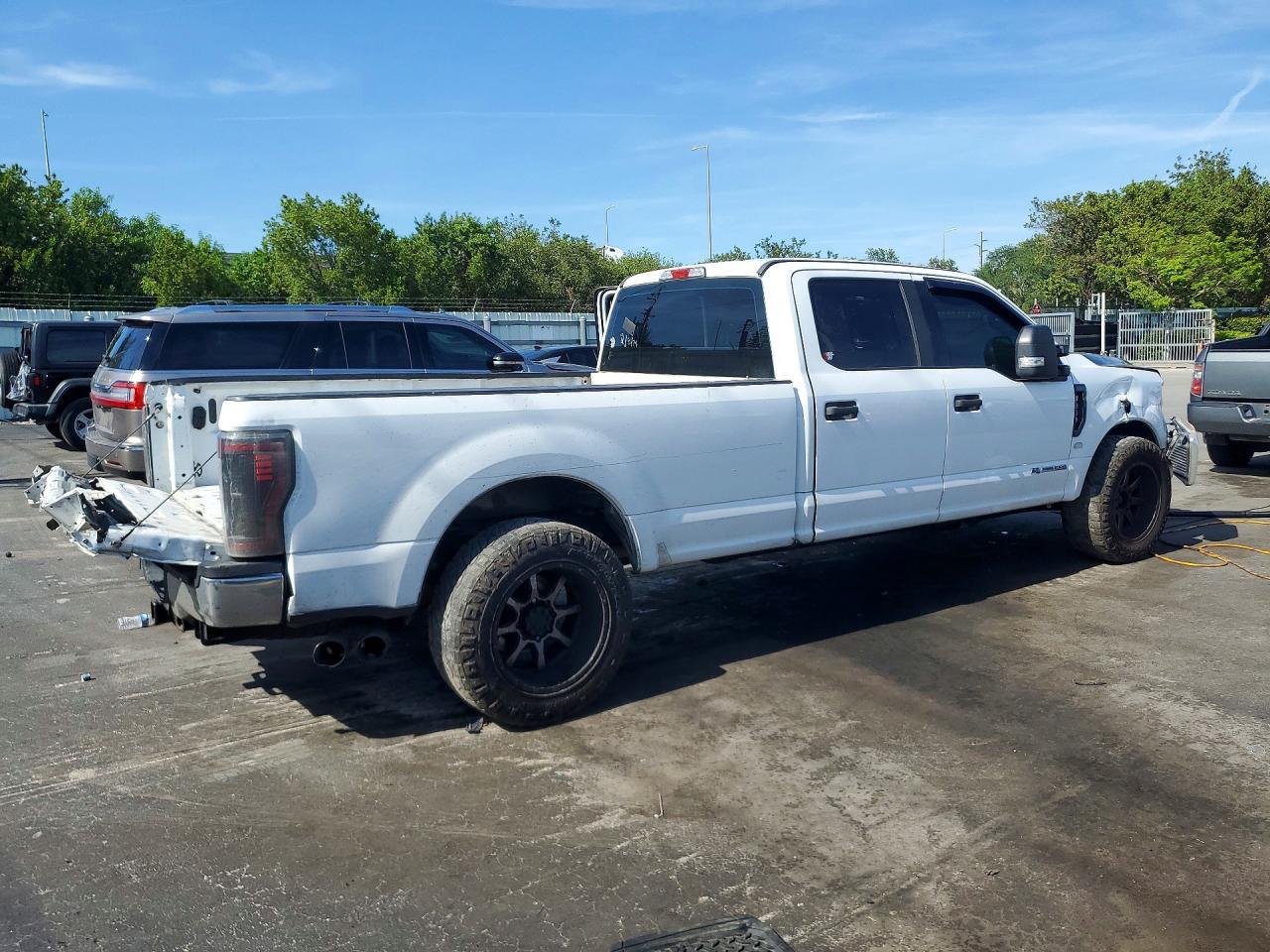 2017 Ford F350 Super Duty - Фото 3