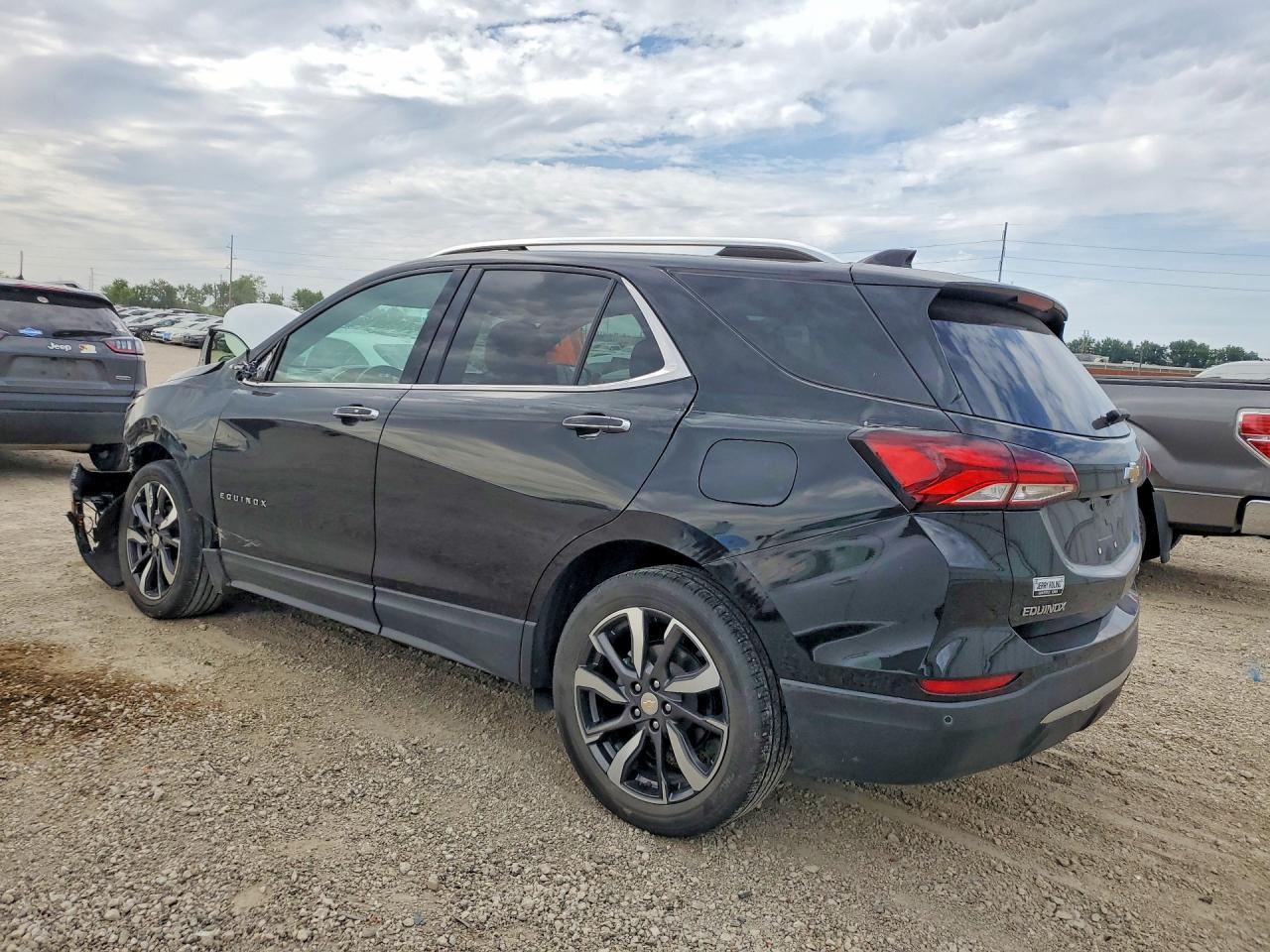 2023 Chevrolet Equinox Premier - Фото 2