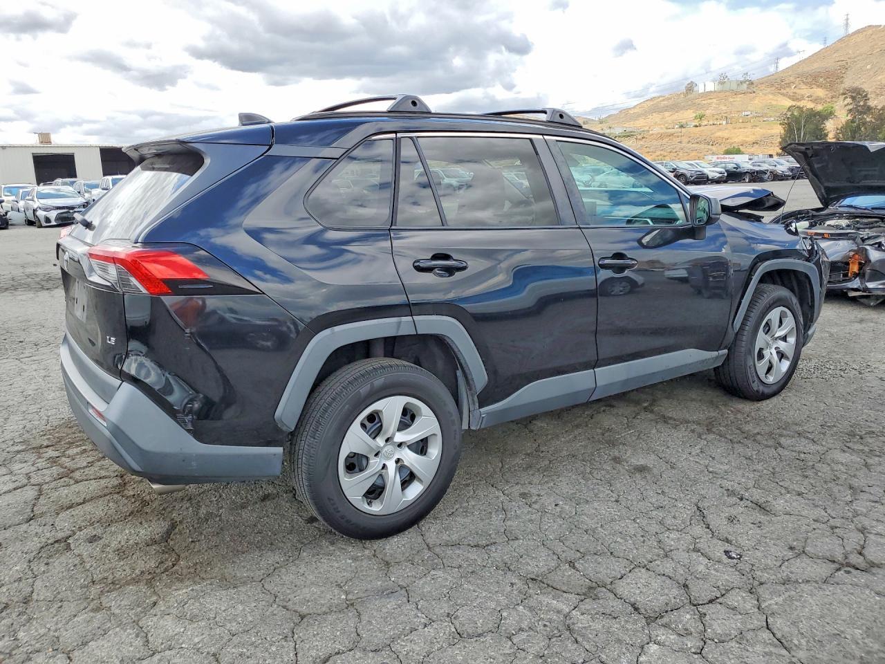2020 Toyota Rav4 Le - Фото 3