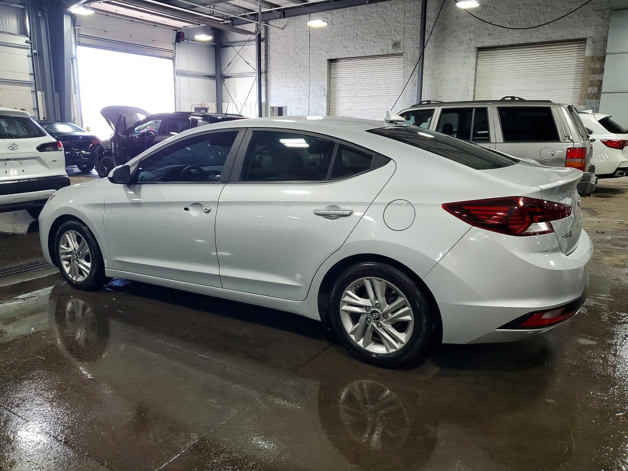 2019 Hyundai Elantra Sel - Фото 2