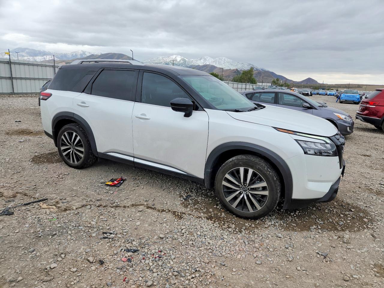 2025 Nissan Pathfinder Platinum - Фото 4