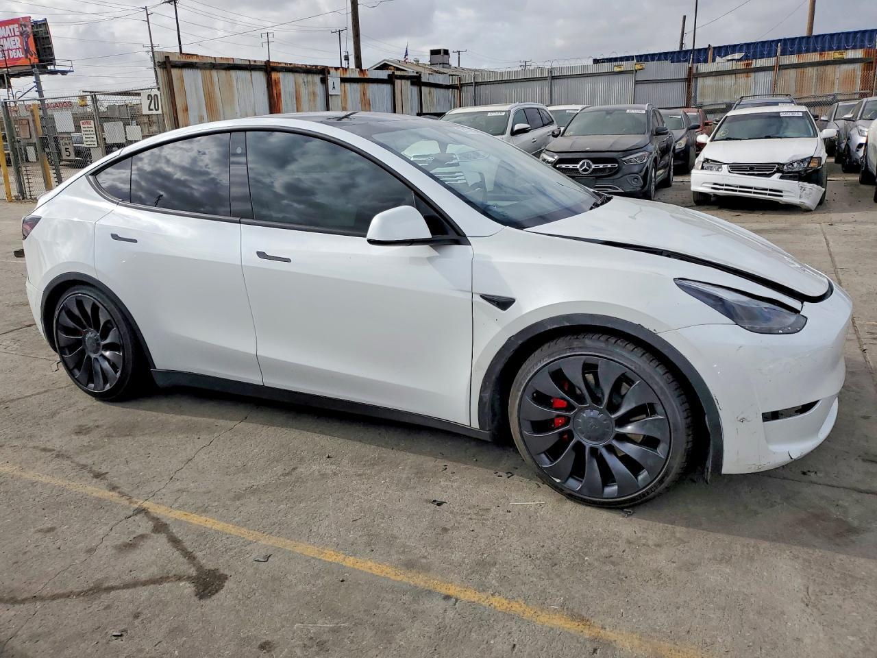 2023 Tesla Model Y - Image 4
