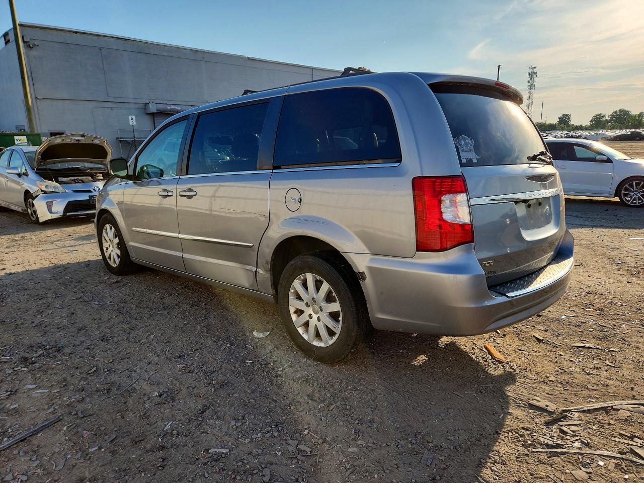 2013 Chrysler Town & Country Touring - Image 2