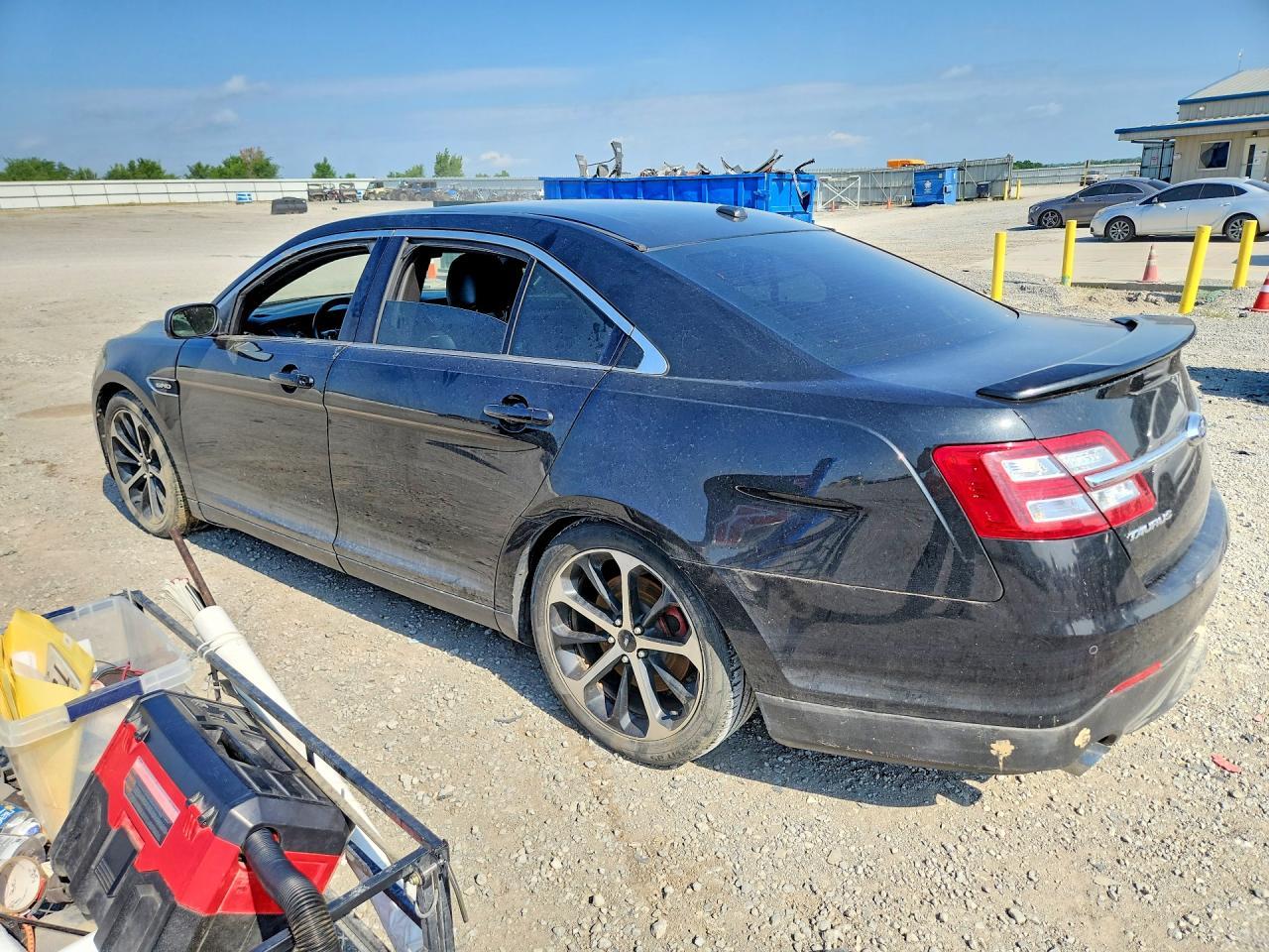 2015 Ford Taurus Sho - Image 2