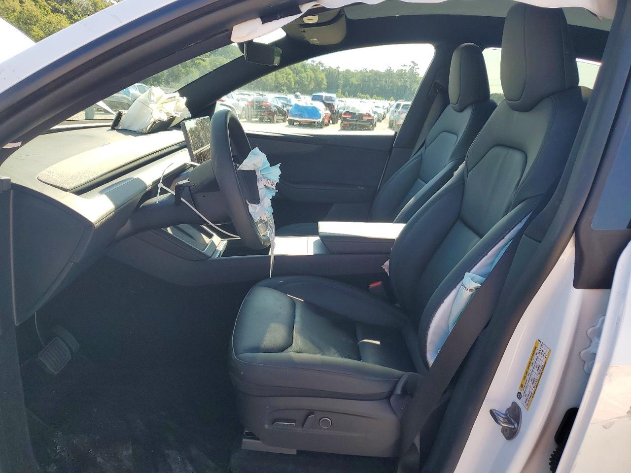 2026 Tesla Model Y - Фото 7