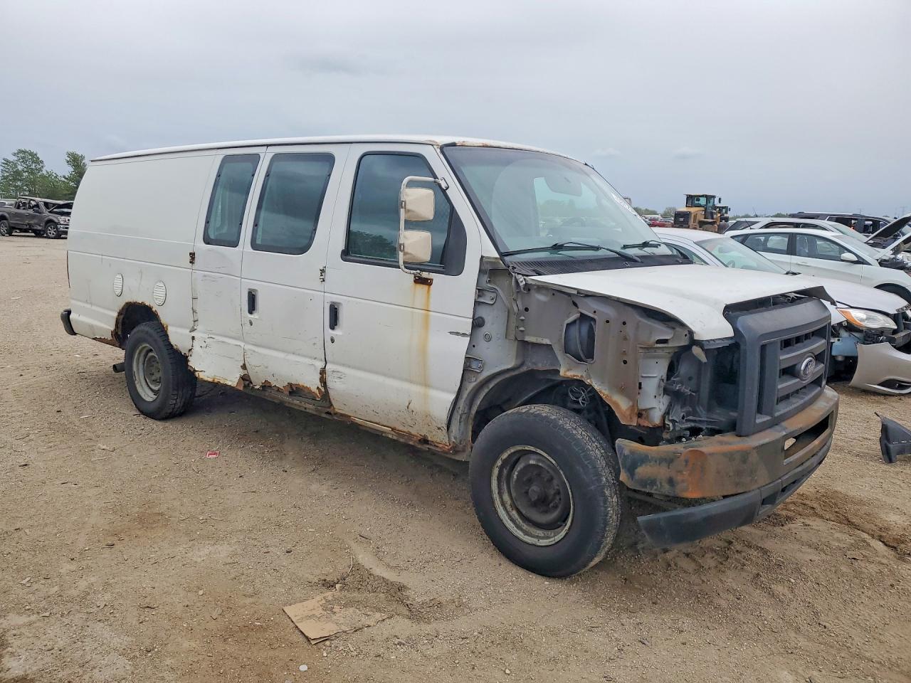2013 Ford Econoline E350 Super Duty Van - Фото 4