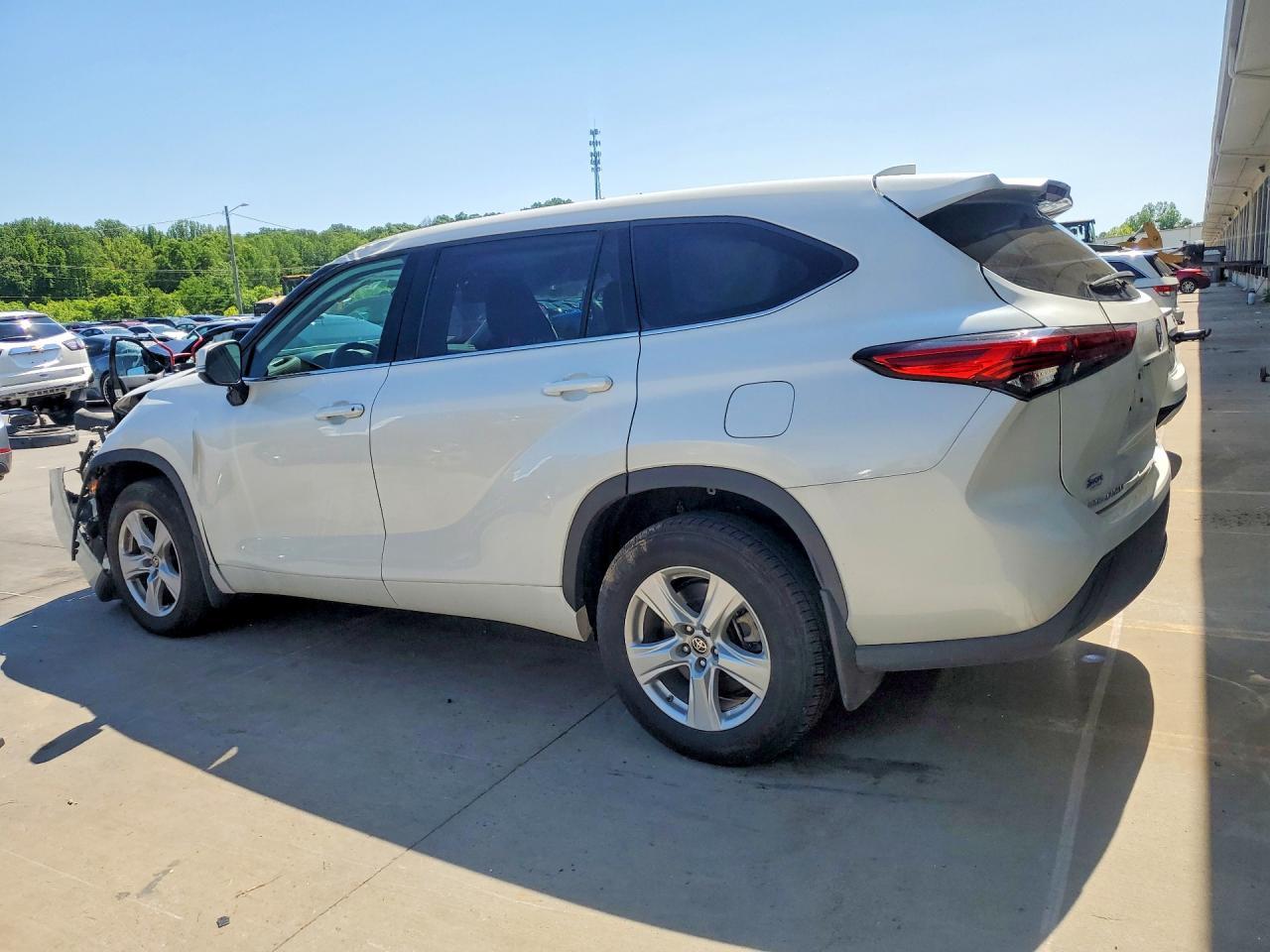 2021 Toyota Highlander Le - Фото 2