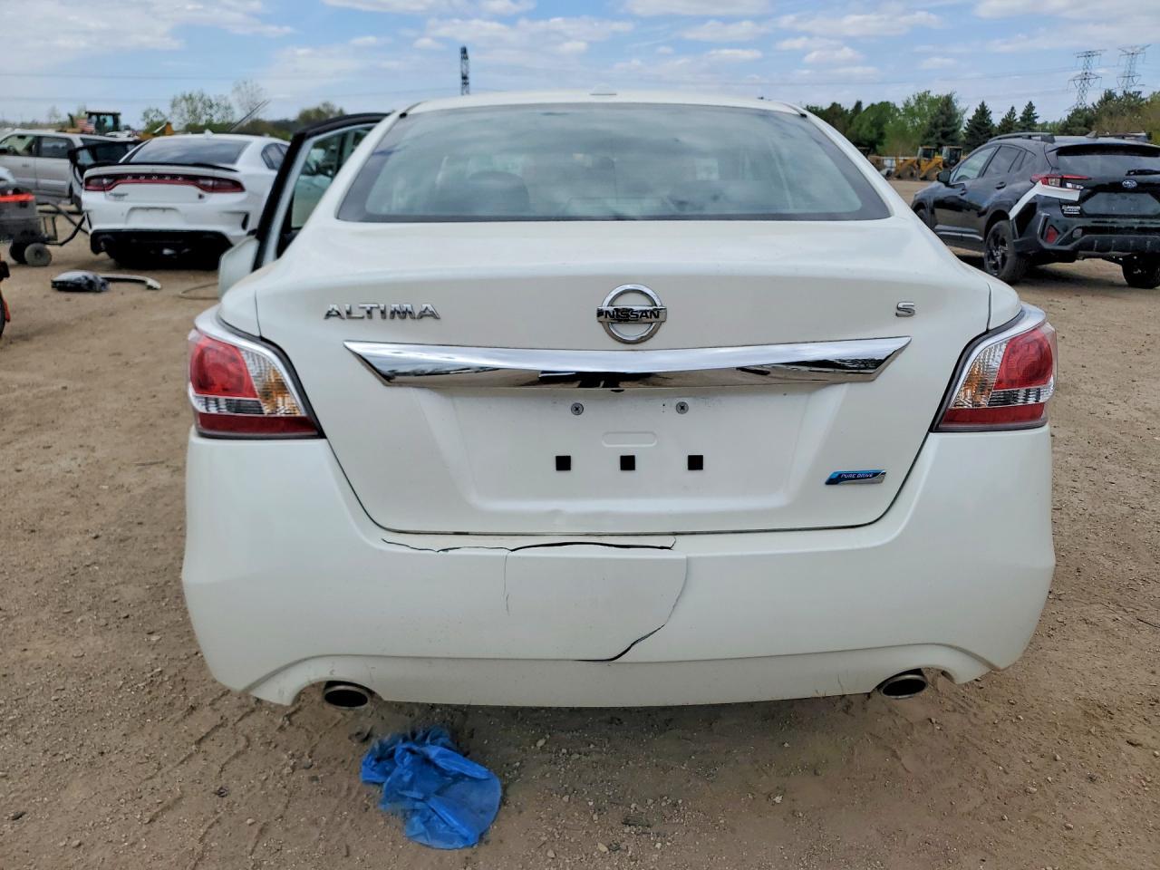 2014 Nissan Altima 2.5 S - Image 6