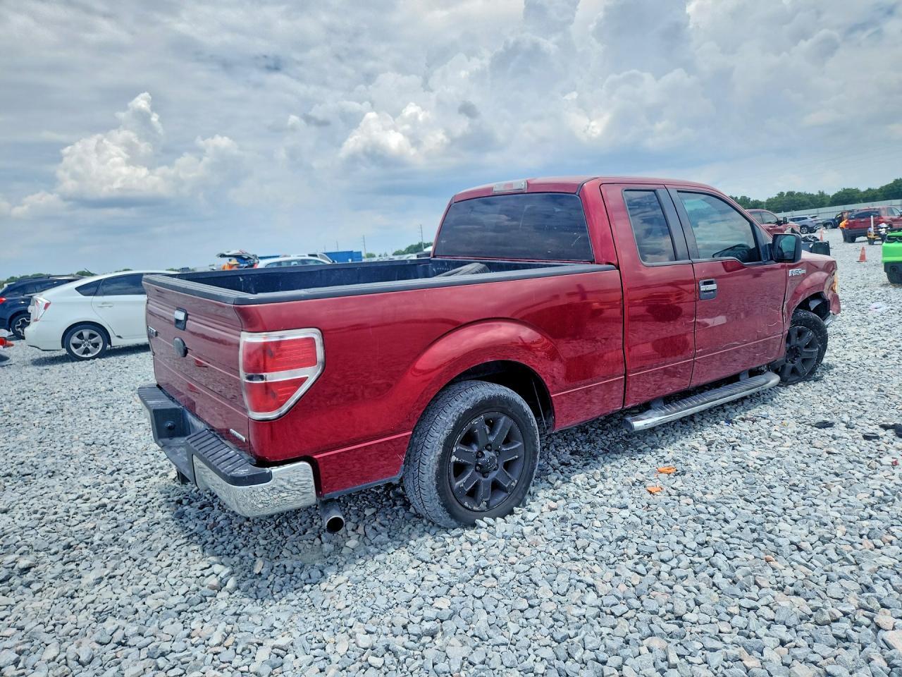 2013 Ford F150 - Фото 3