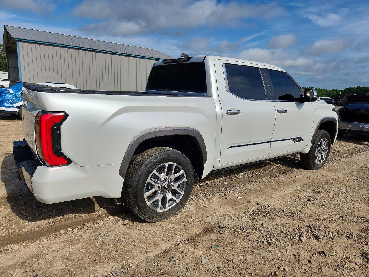 2025 Toyota Tundra 1794 Edition Hv - Image 3