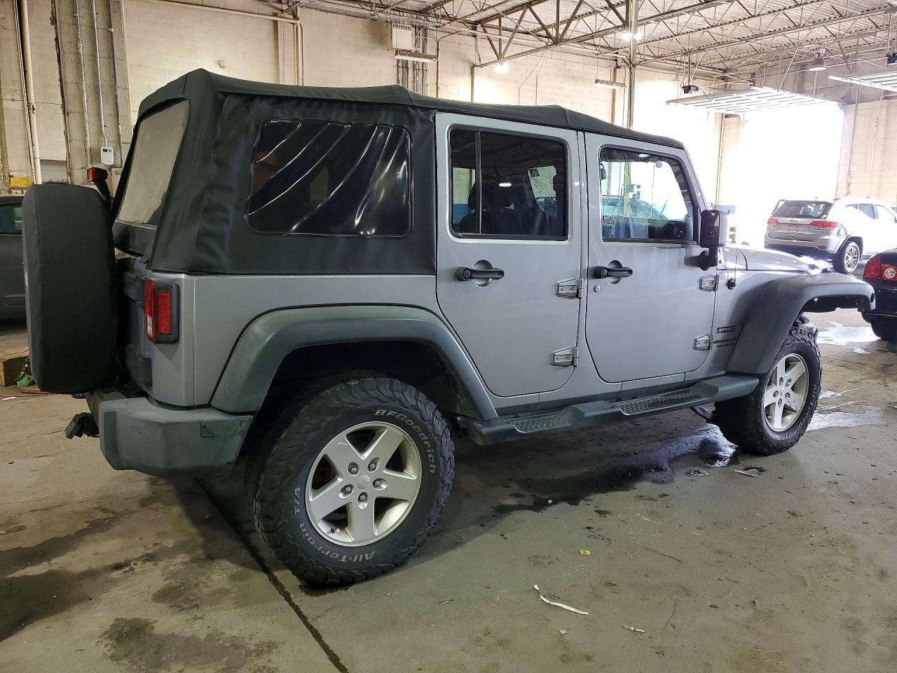 2014 Jeep Wrangler Unlimited Sport - Image 3