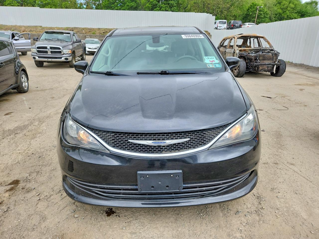 2017 Chrysler Pacifica Touring - Image 5
