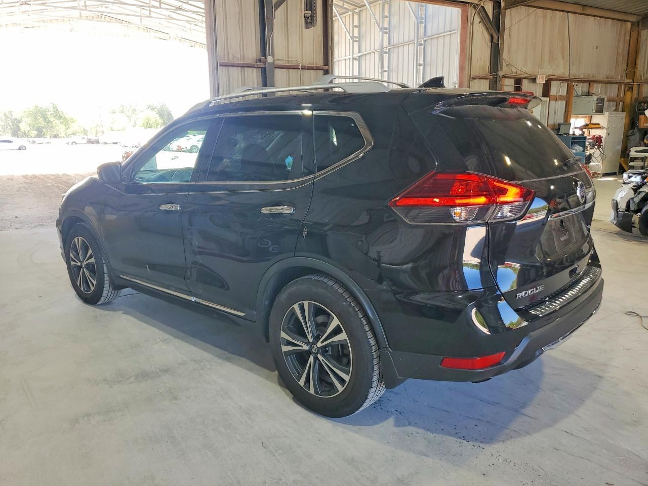 2017 Nissan Rogue S - Фото 2