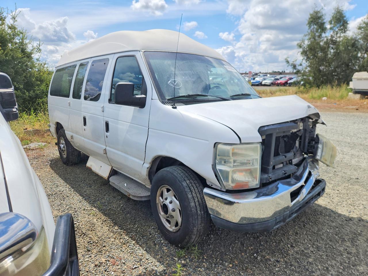 2008 Ford Econoline Cargo E-15 - Фото 4