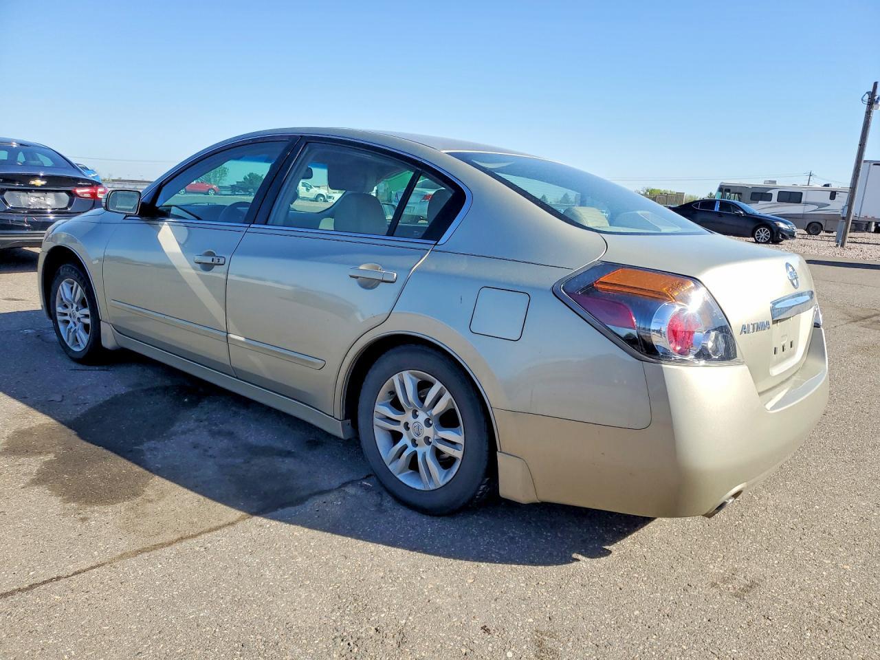 2010 Nissan Altima 2.5 - Фото 2