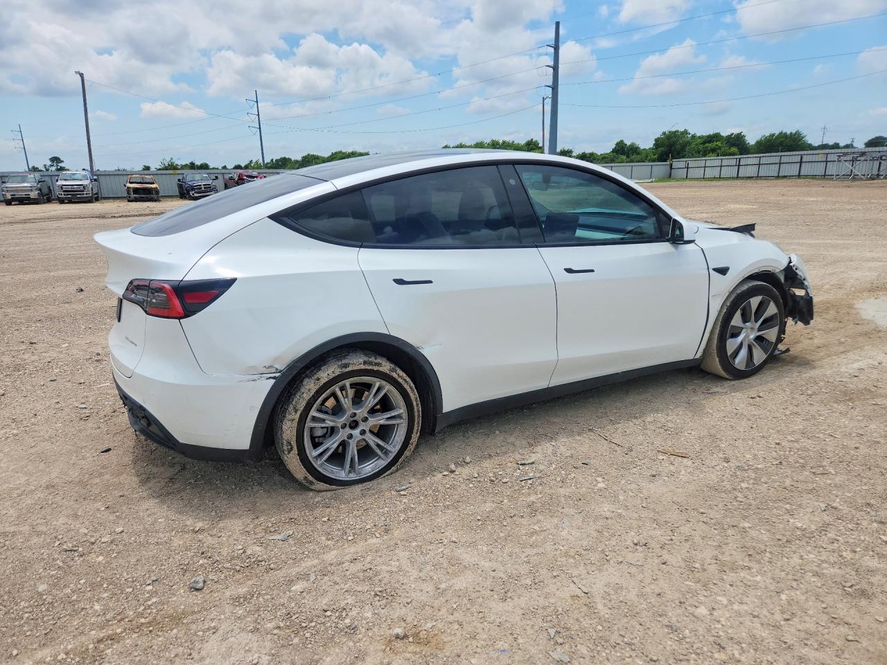 2021 Tesla Model Y Awd - Image 3
