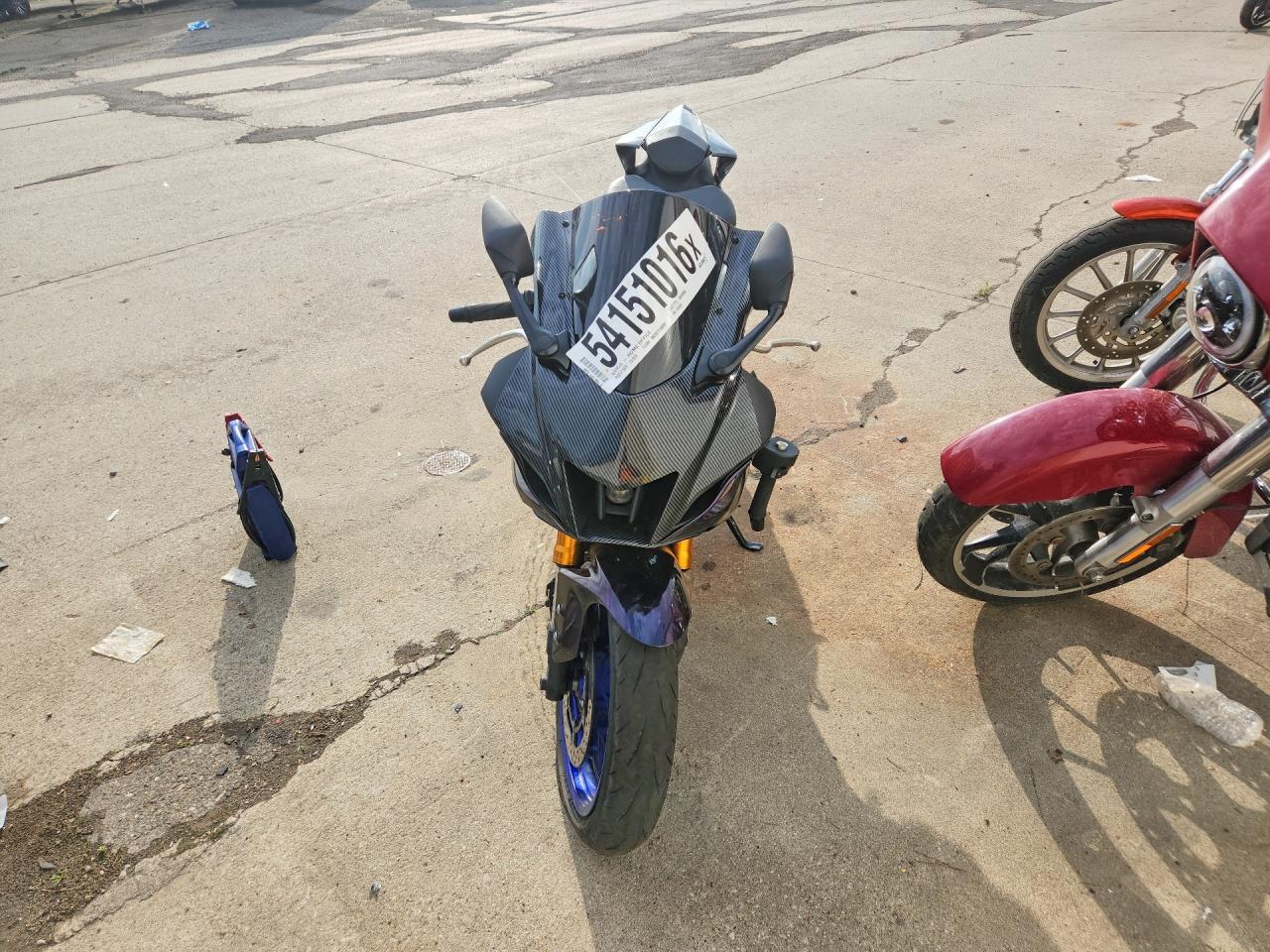 2025 Yamaha Yzfr7 - Image 2