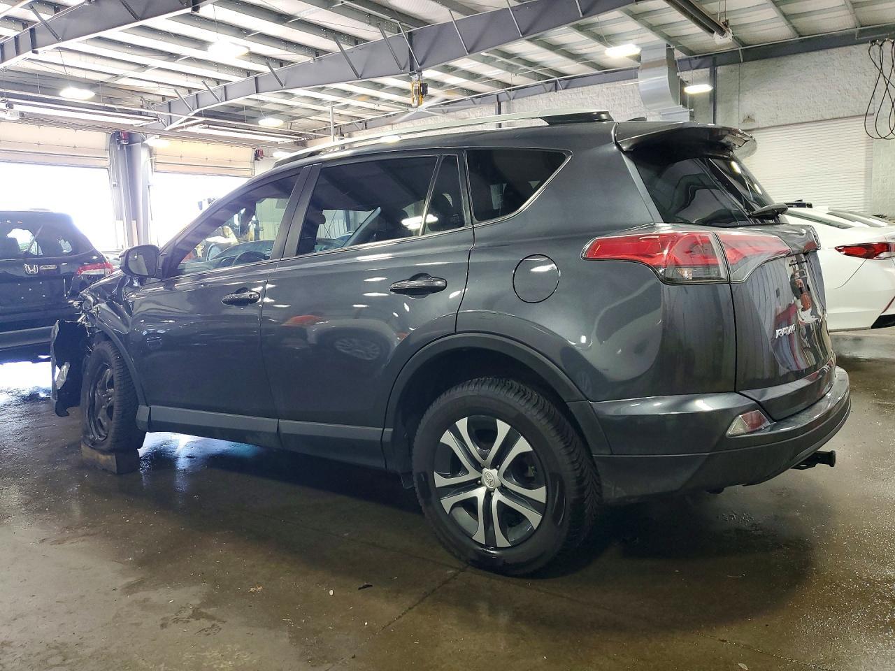 2016 Toyota Rav4 Le - Фото 2