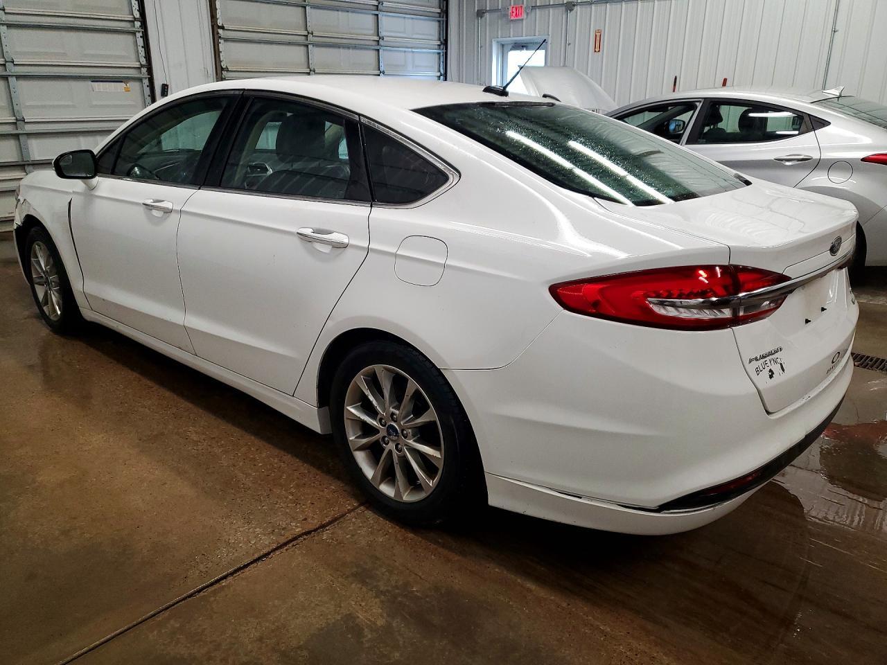 2017 Ford Fusion Se - Image 2