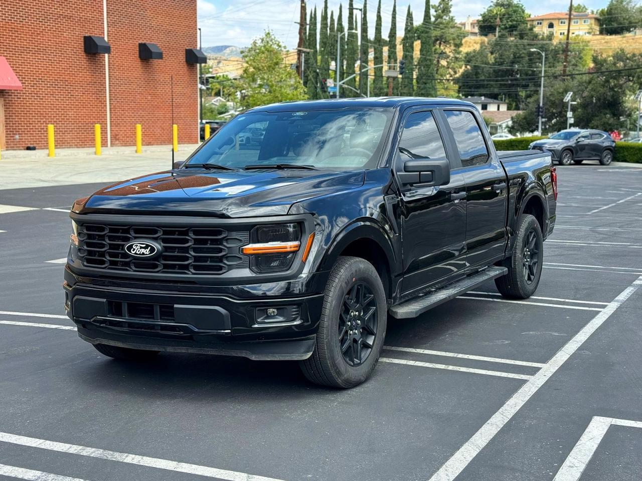 2025 Ford F150 Stx - Фото 2