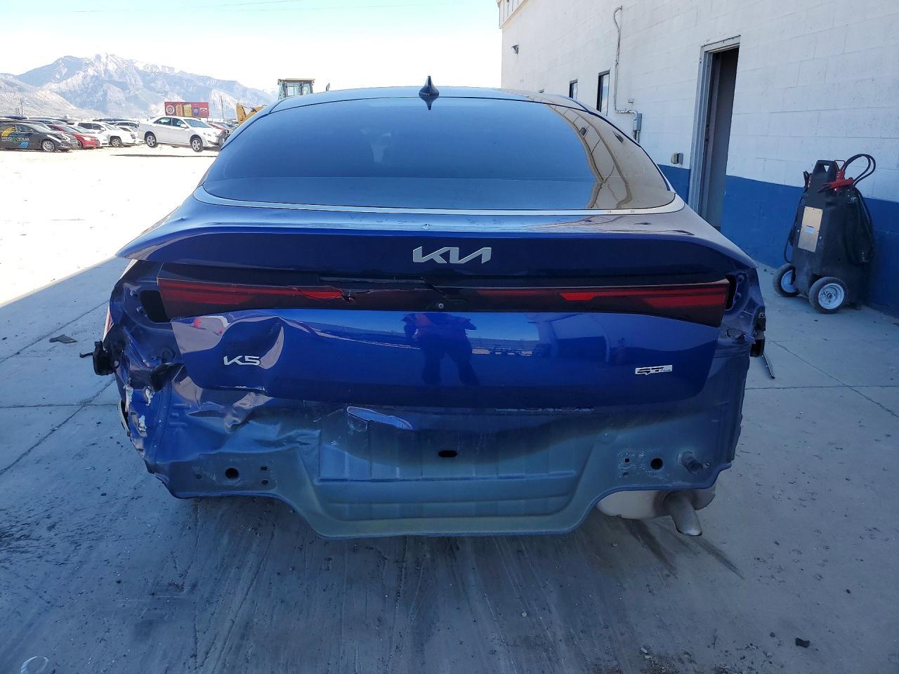 2025 Kia K5 Gt Line - Image 6