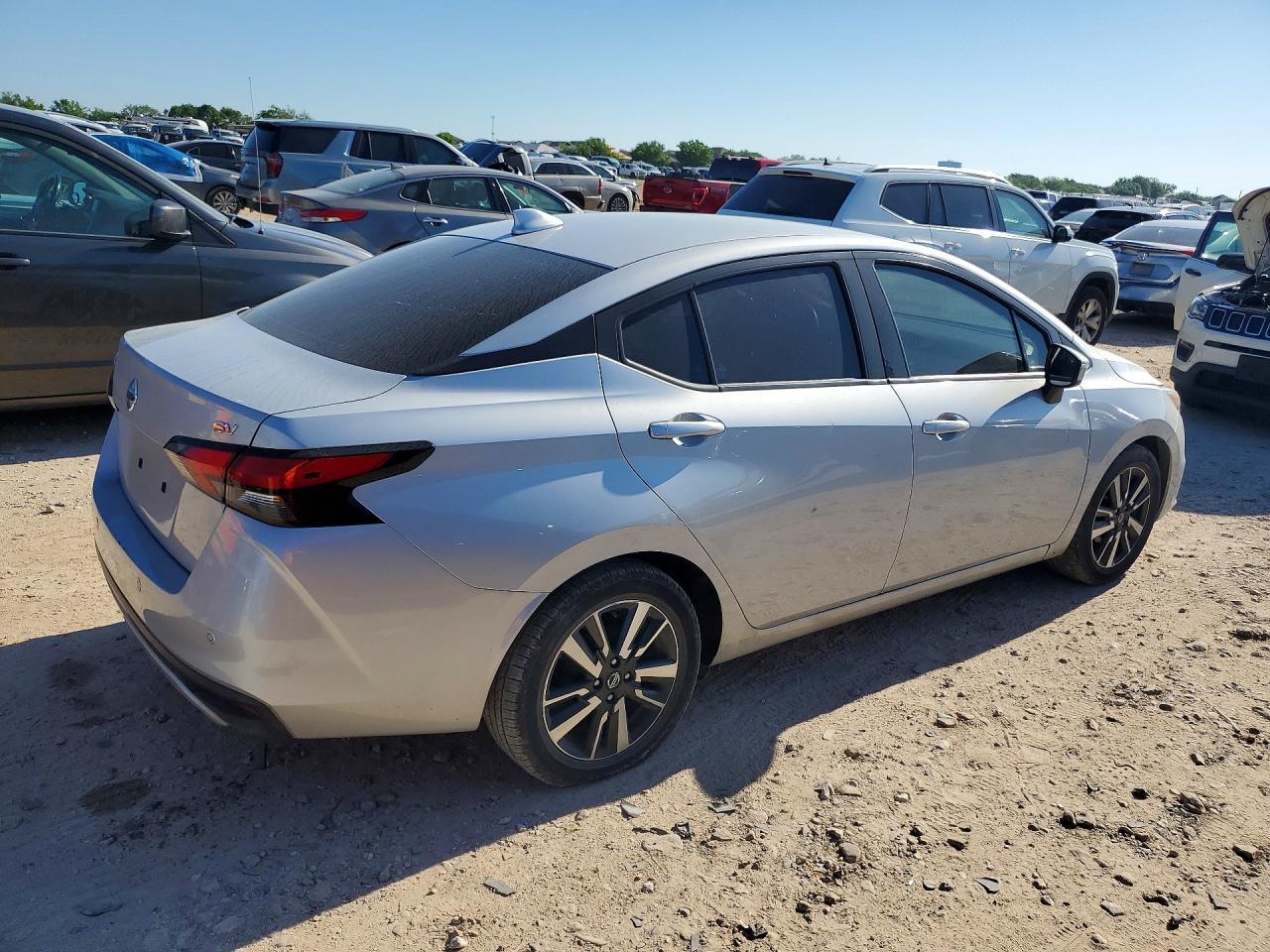 2021 Nissan Versa Sv - Фото 3