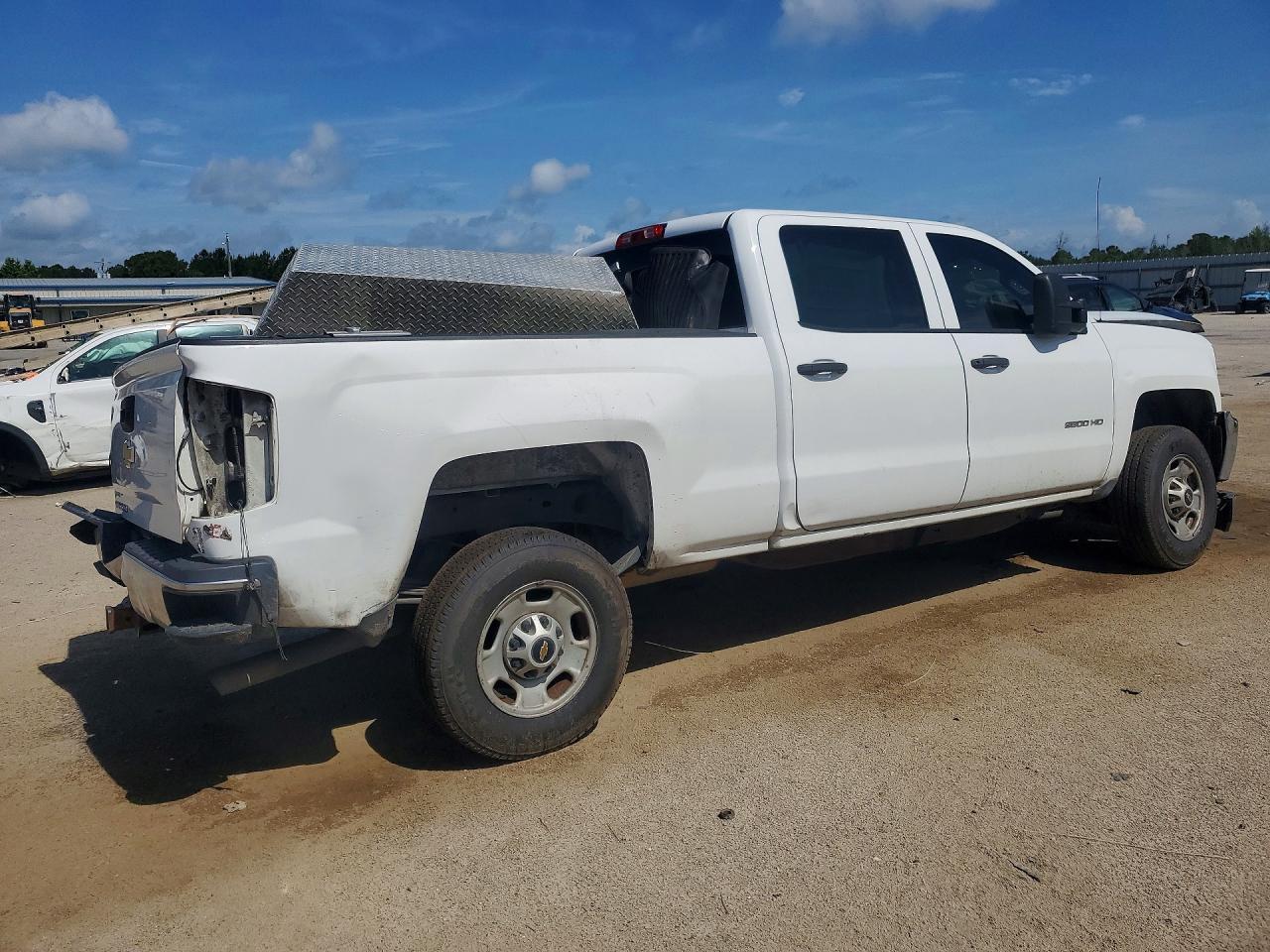 2015 Chevrolet Silverado C2500 Heavy Duty - Фото 3