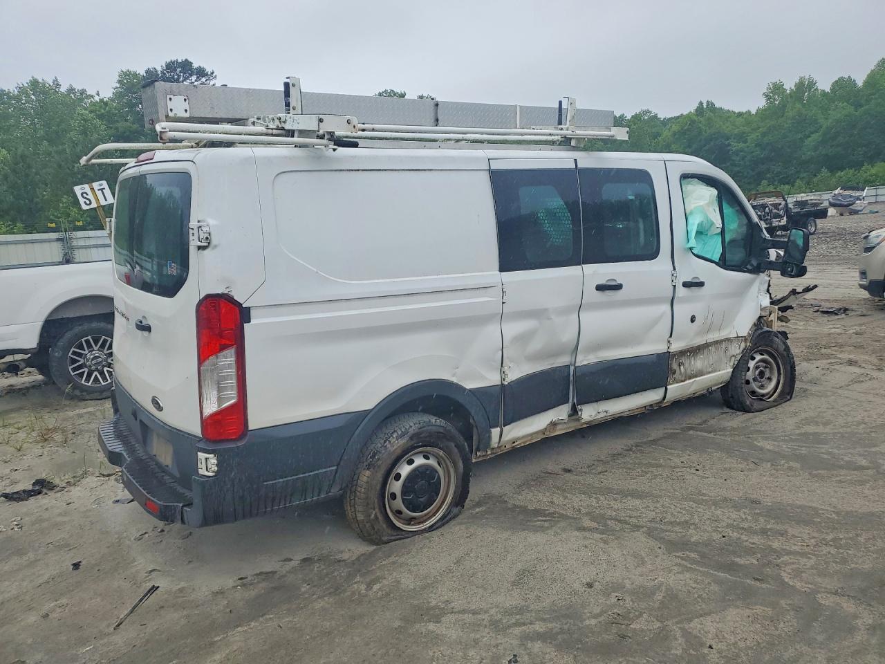 2017 Ford Transit T-250 - Image 3