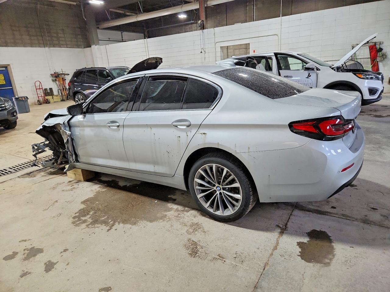 2021 BMW 530 Xi - Image 2