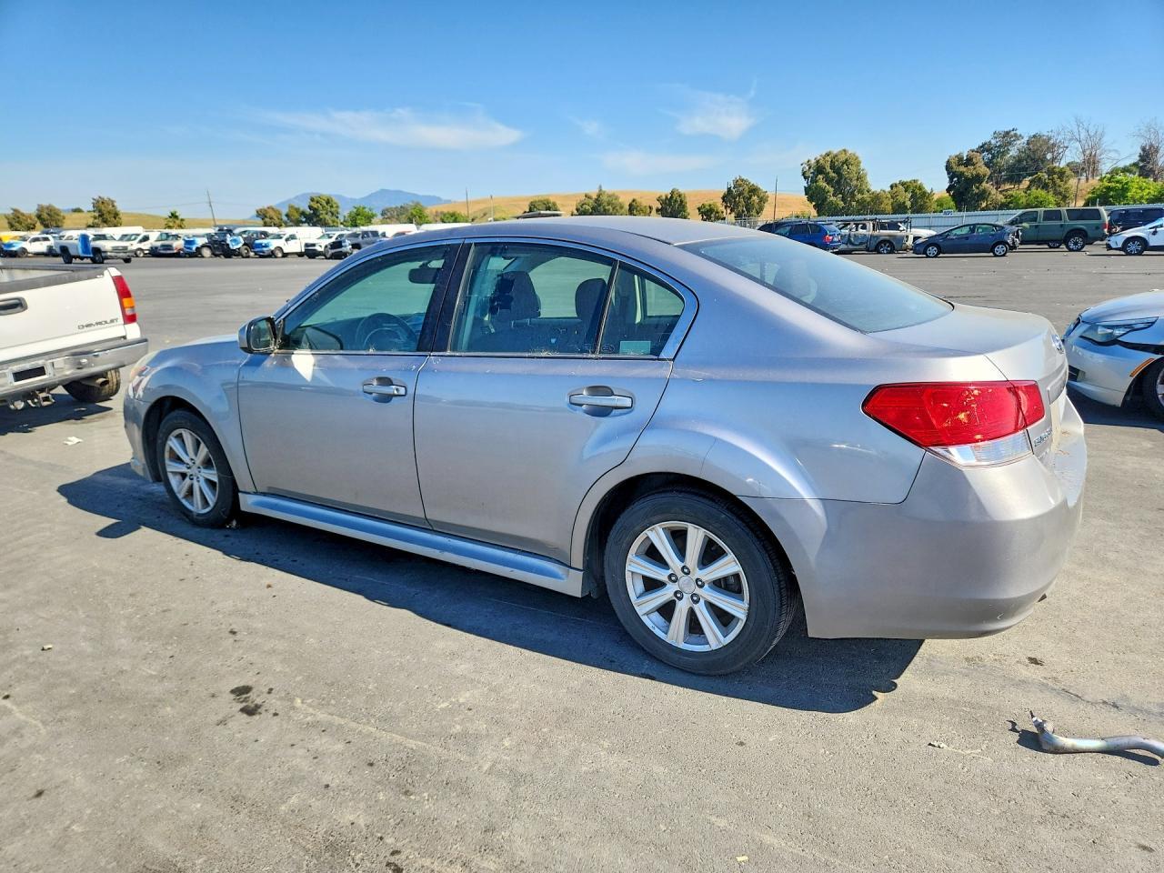 2010 Subaru Legacy 2.5I Premium - Image 2