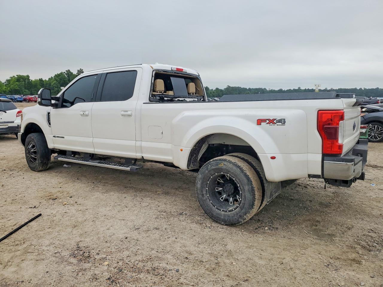2018 Ford F350 Super Duty - Image 2