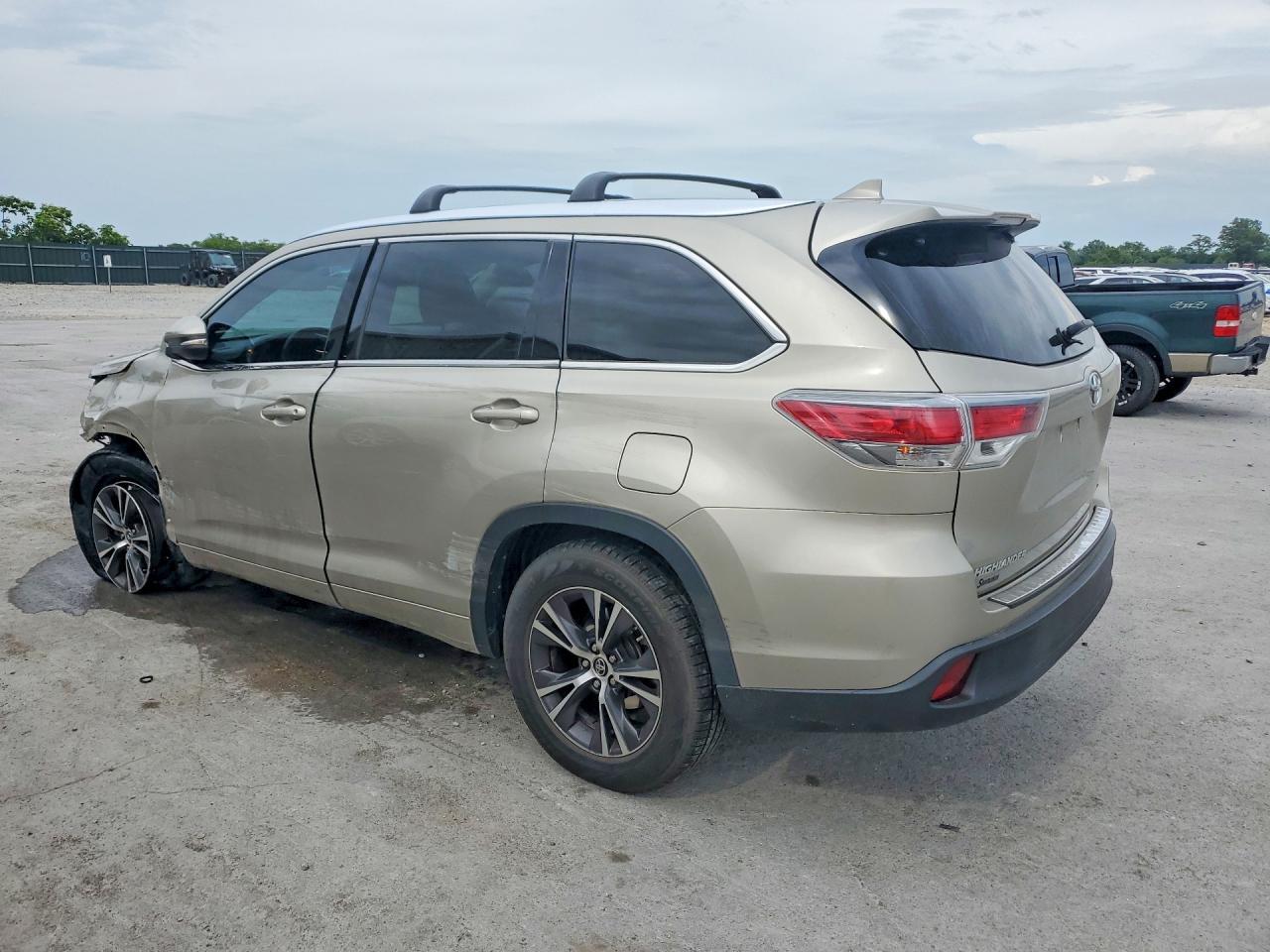 2016 Toyota Highlander Xle - Фото 2