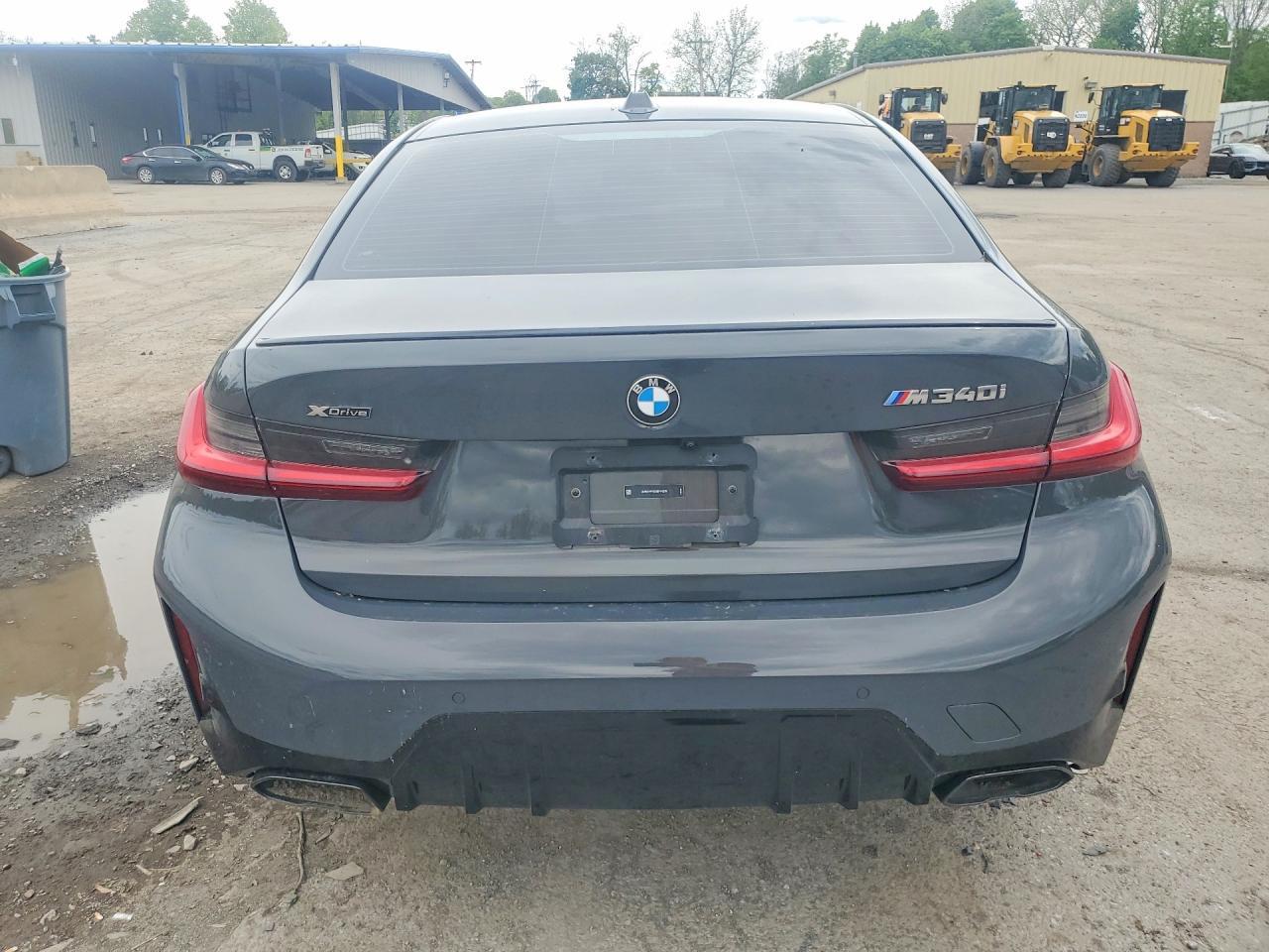 2025 BMW M340Xi - Фото 6