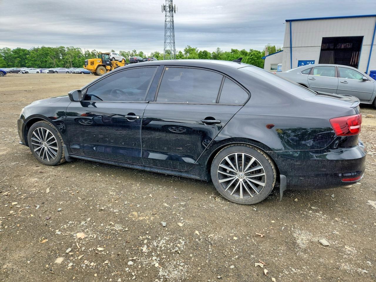 2016 Volkswagen Jetta Sport - Image 2