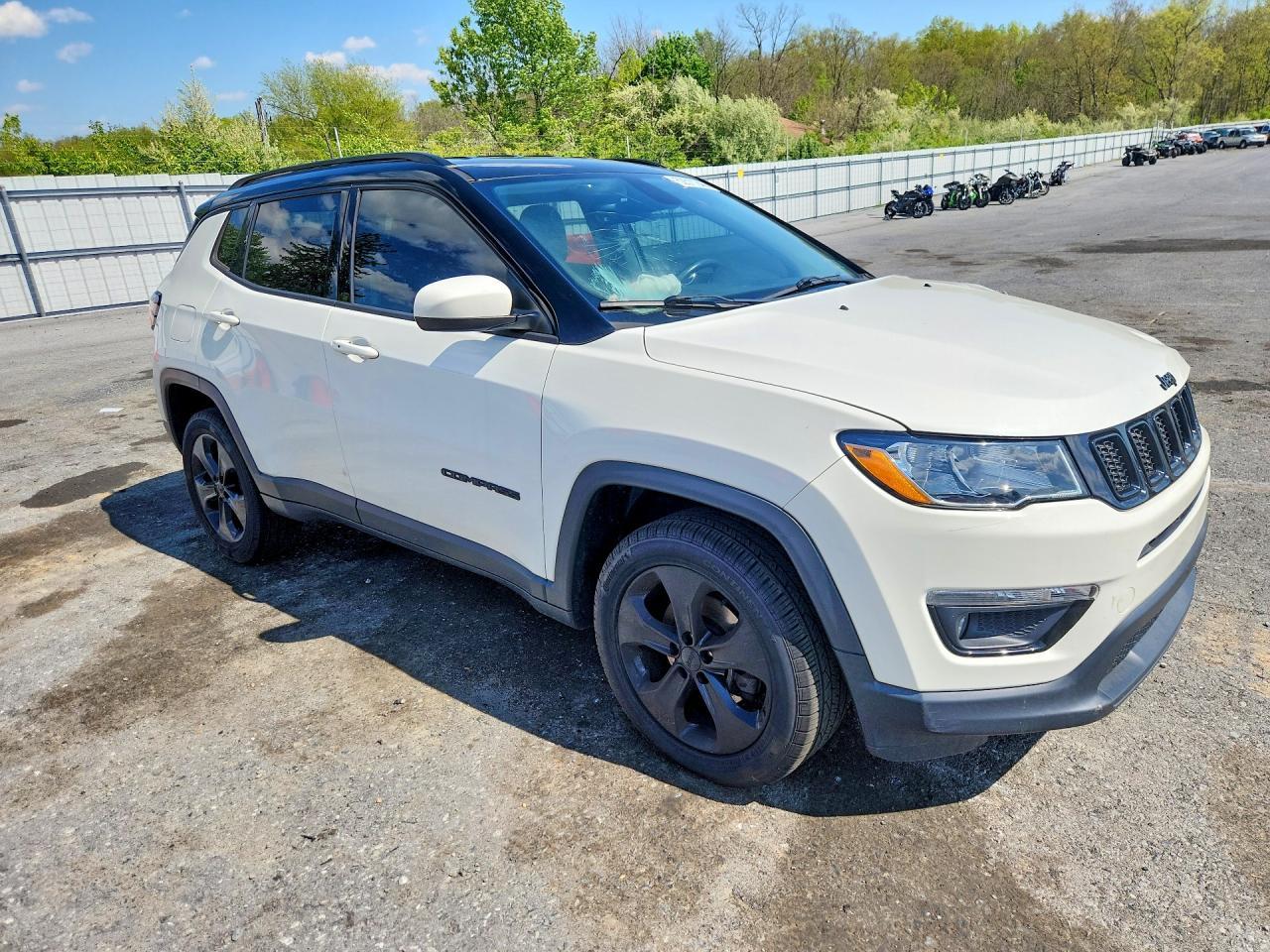 2018 Jeep Compass Latitude - Image 4