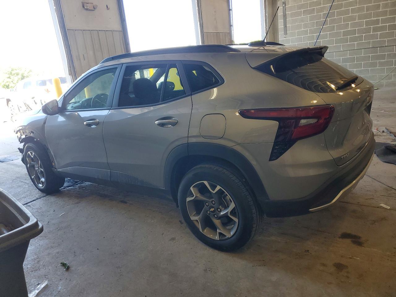 2025 Chevrolet Trax 1Lt - Image 2