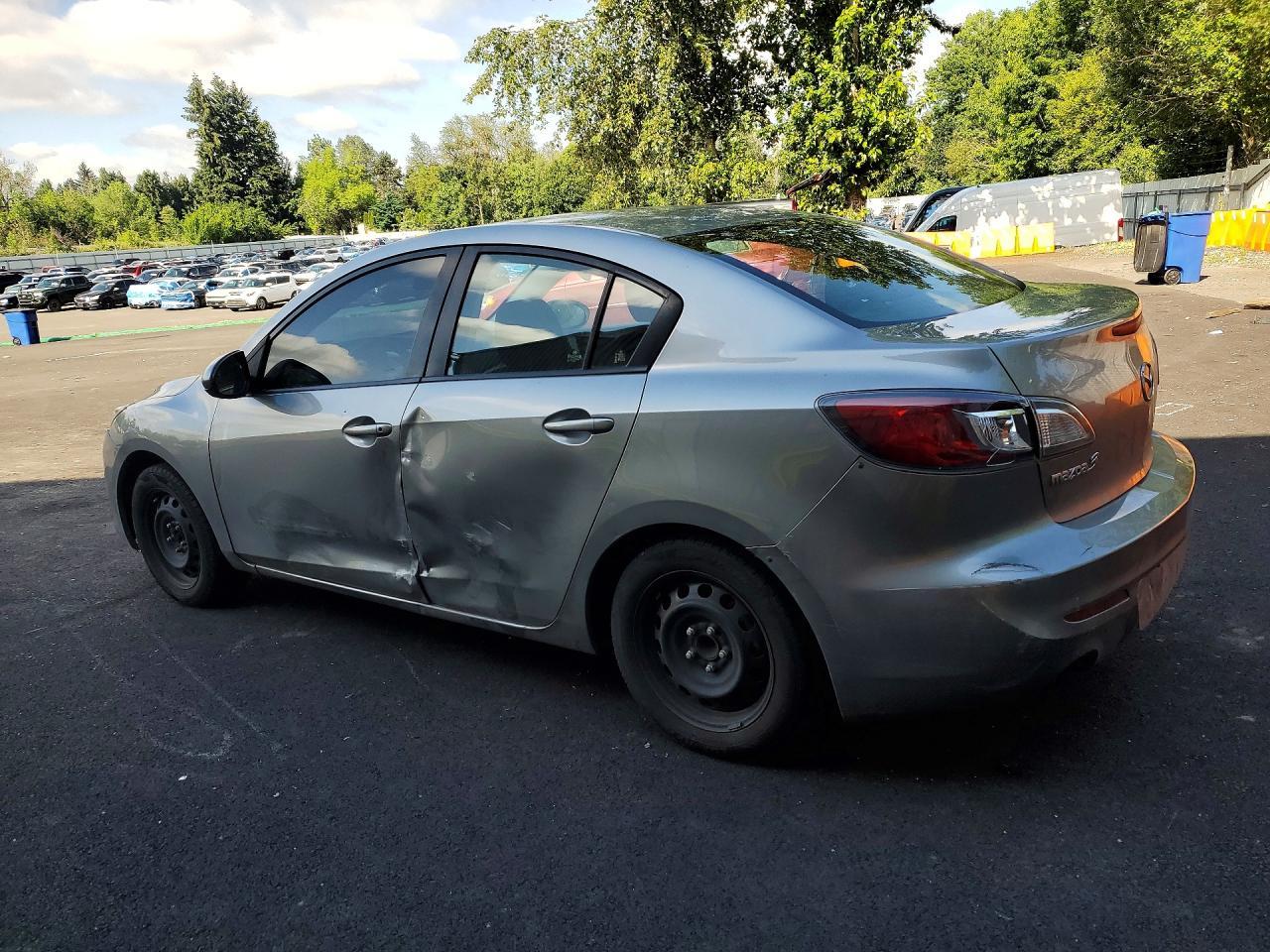 2012 Mazda 3 I - Image 2