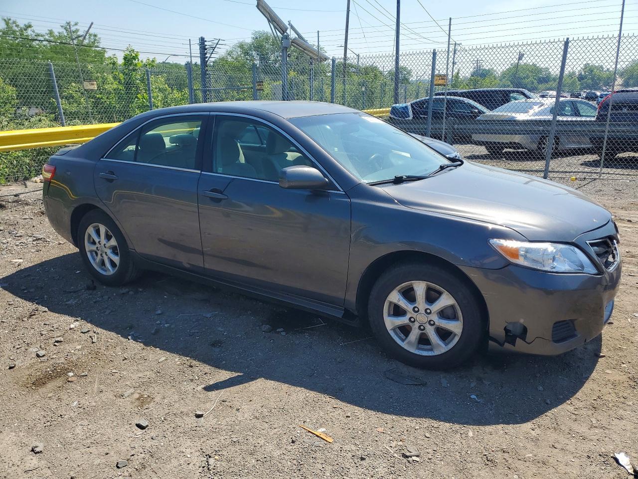 2011 Toyota Camry Le - Фото 4