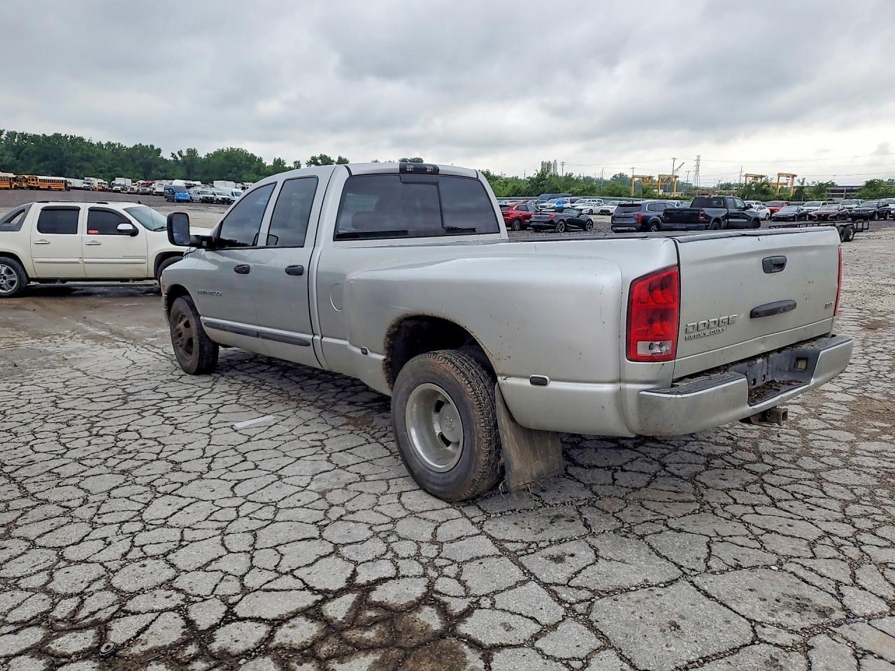 2004 Dodge Ram 3500 St - Image 2