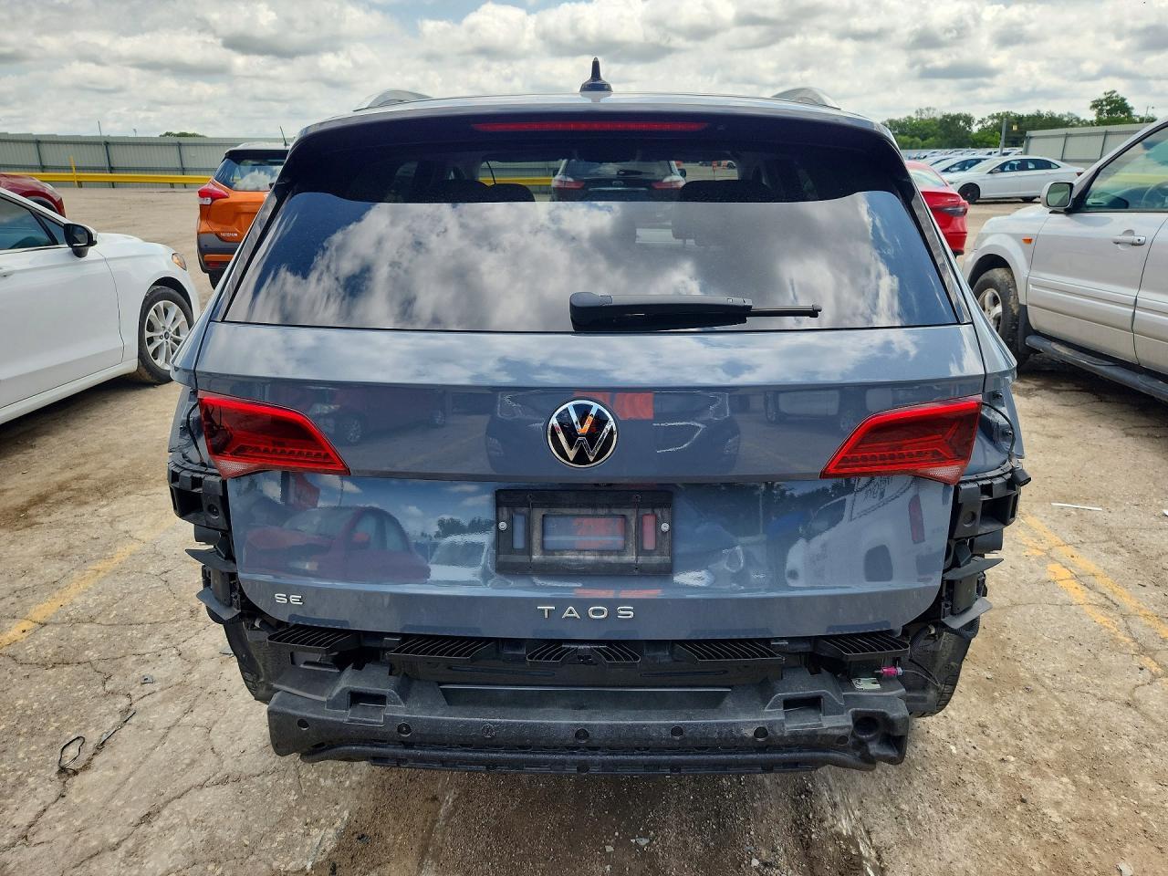 2022 Volkswagen Taos Se - Image 6