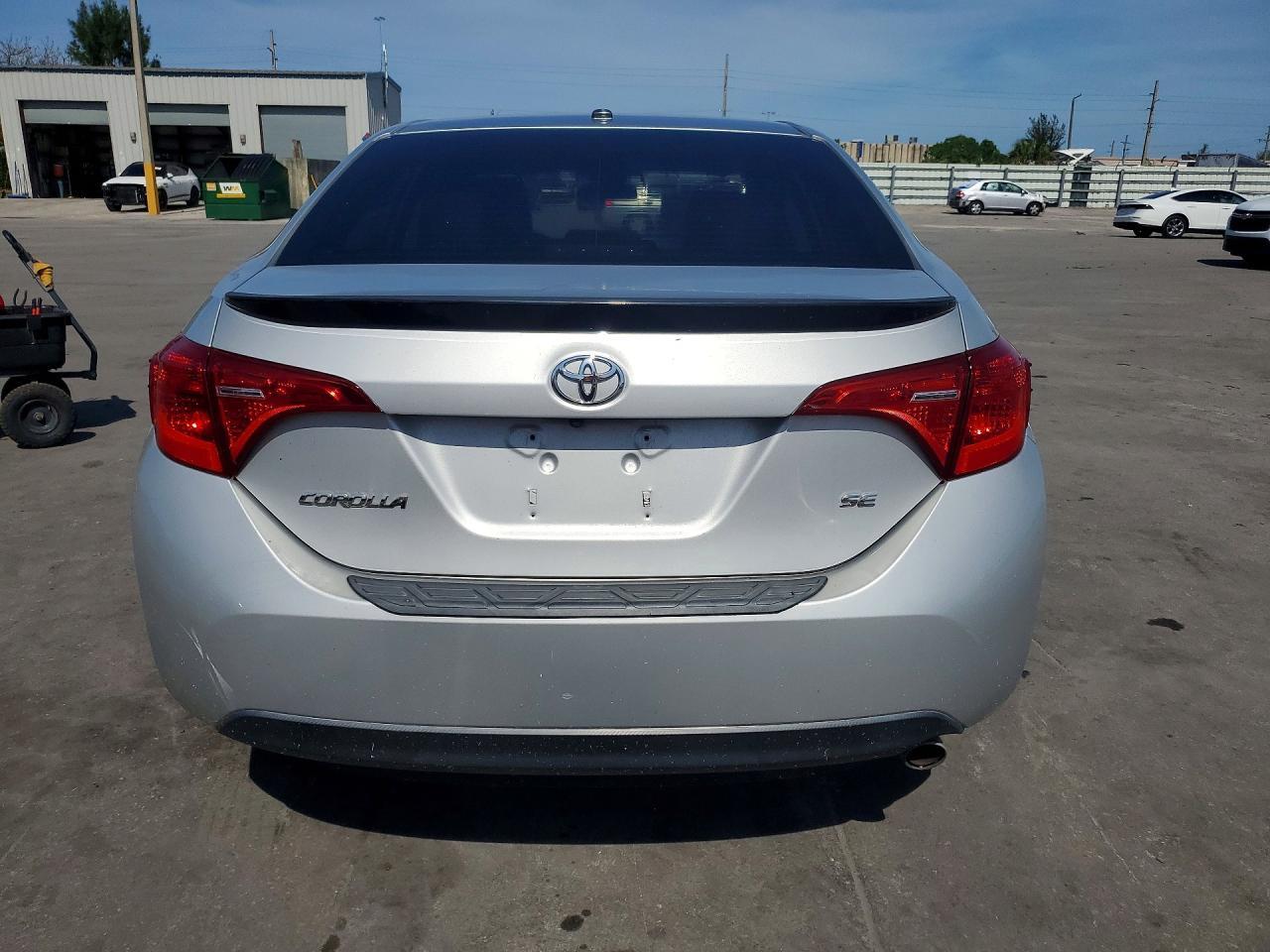 2017 Toyota Corolla Se - Фото 6