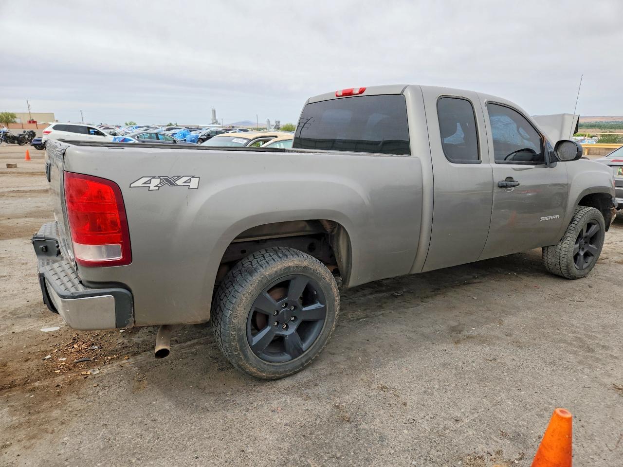 2012 GMC Sierra K1500 - Image 3