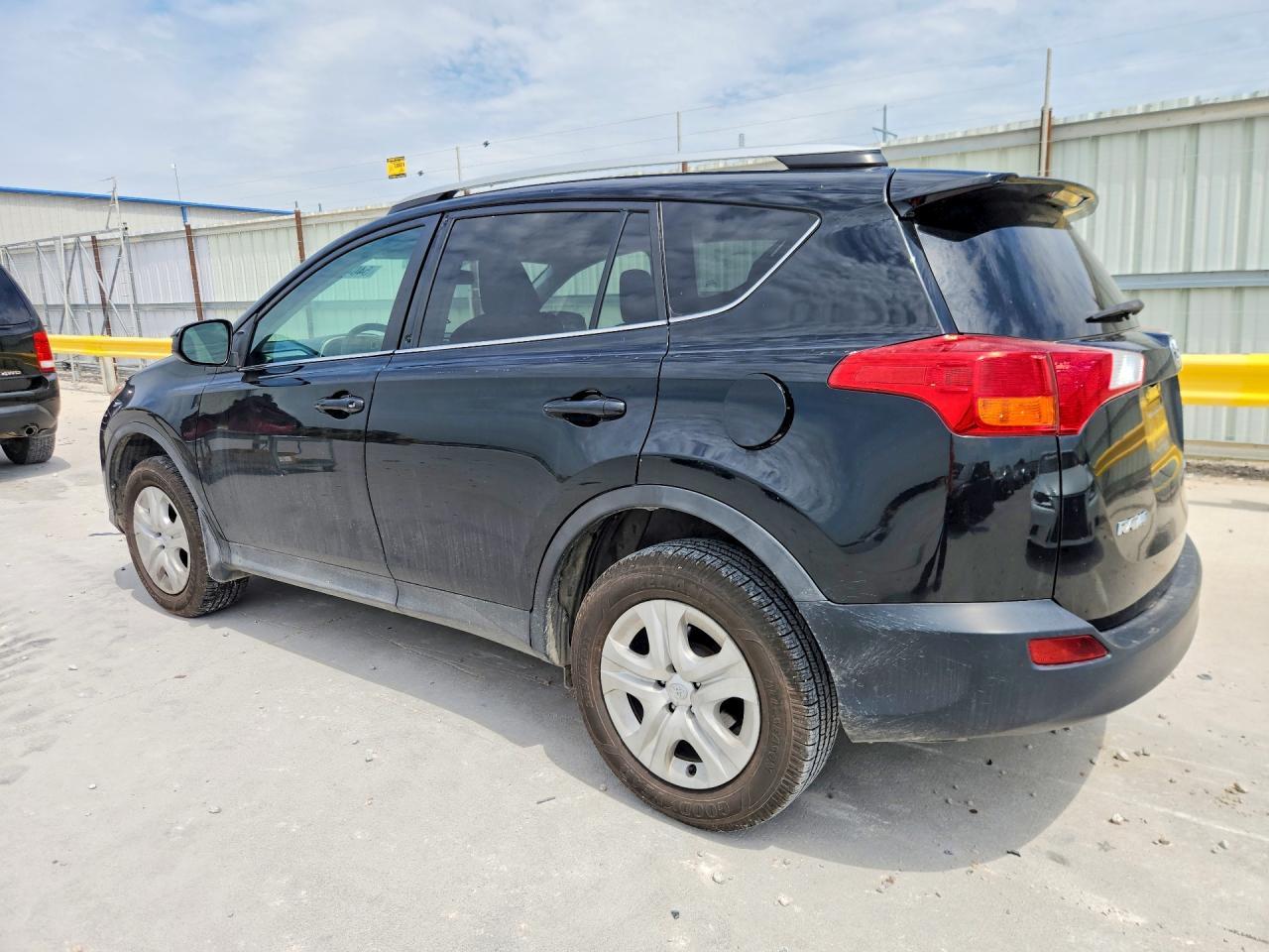2015 Toyota Rav4 - Image 2