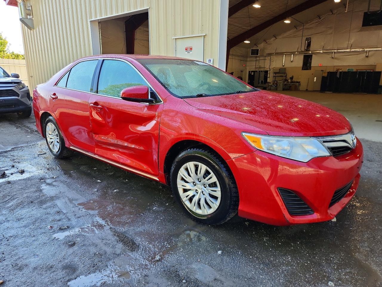 2012 Toyota Camry Le - Фото 4