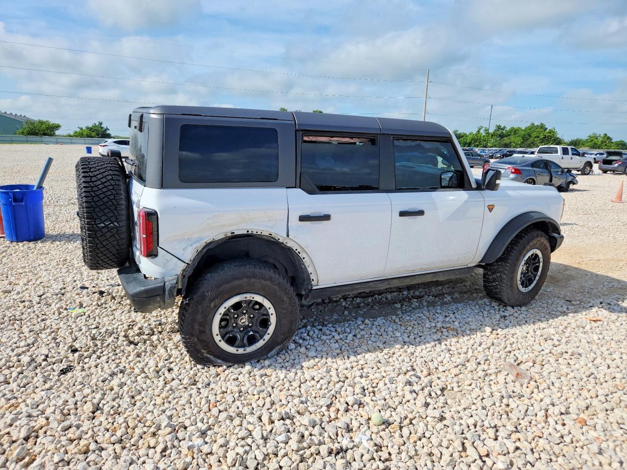 2023 Ford Bronco Base - Фото 3