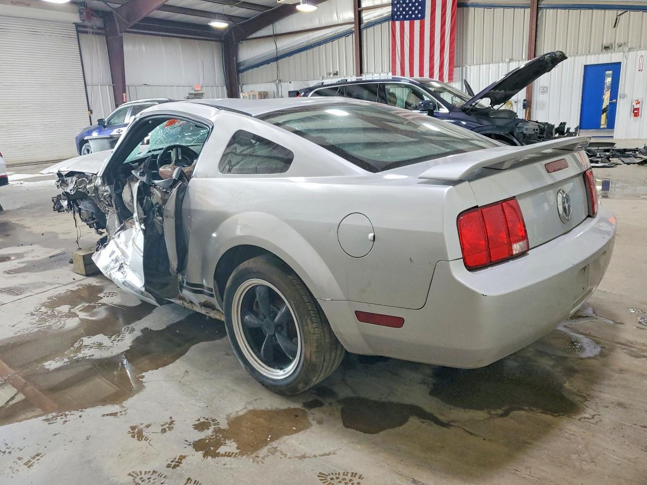 2006 Ford Mustang - Image 2